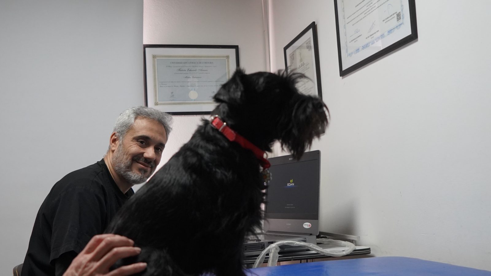 Dr. Fabián Arnáez